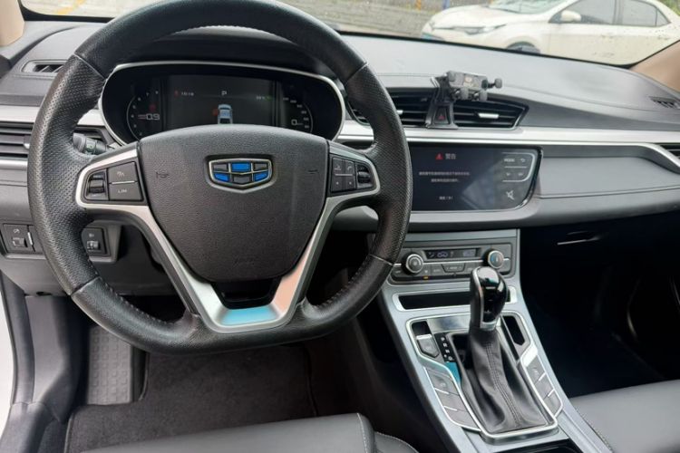 Used Geely Auto Emgrand 2018 1.5L CVT Upward Connect Edition Interior 4