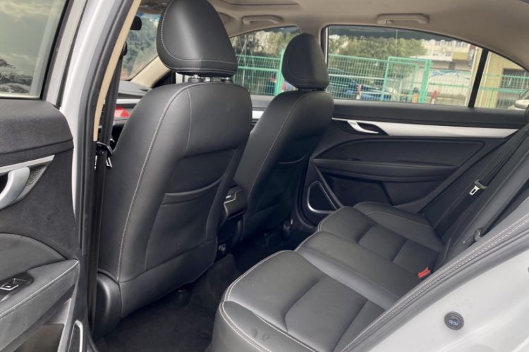 Used Geely Auto Emgrand 2018 1.5L CVT Upward Connect Edition Interior 4