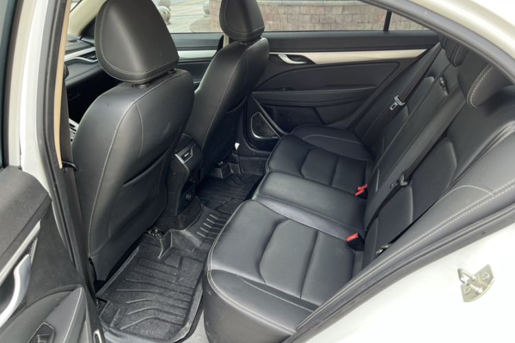 Used Geely Auto Emgrand 2018 1.5L CVT Upward Connect Edition Interior 4