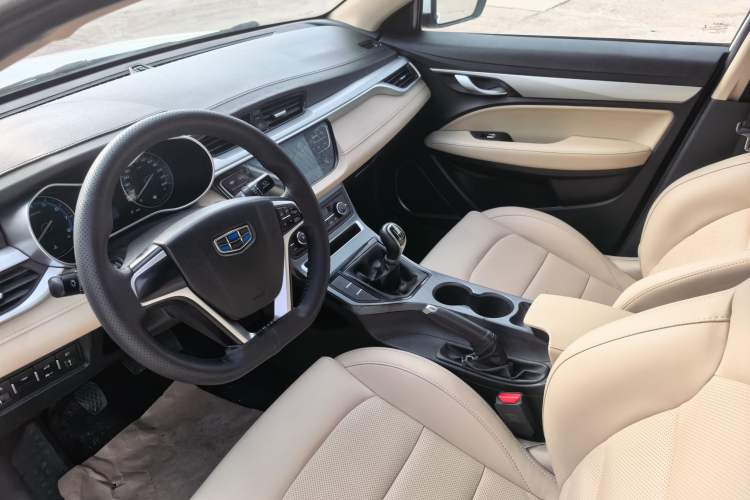 Used Geely Auto Emgrand 2018 1.5L Manual Luxury Model Interior 5