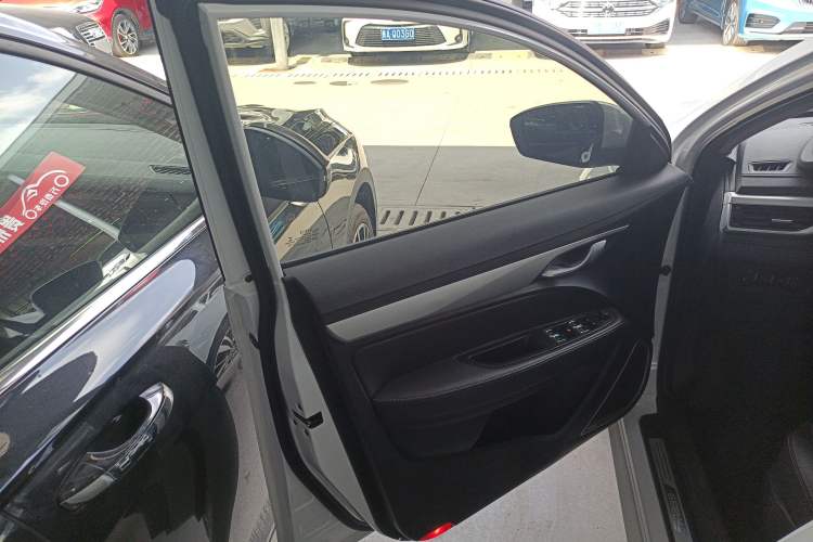 Used Geely Auto Emgrand 2018 1.5L CVT Upward Connect Edition Interior 7