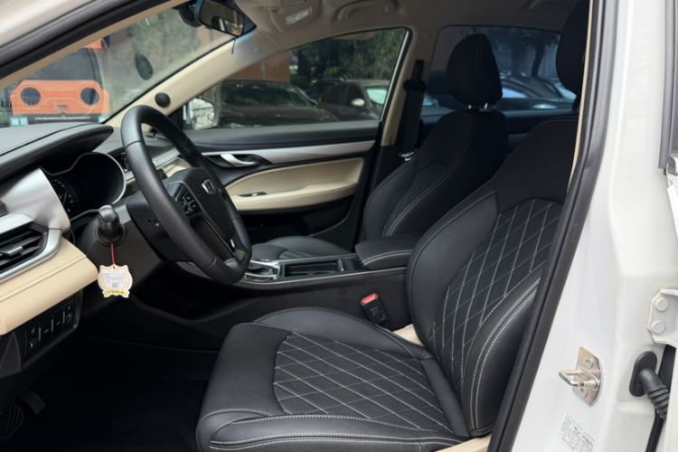 Used Geely Auto Emgrand 2018 1.5L CVT Luxury Model Interior 7