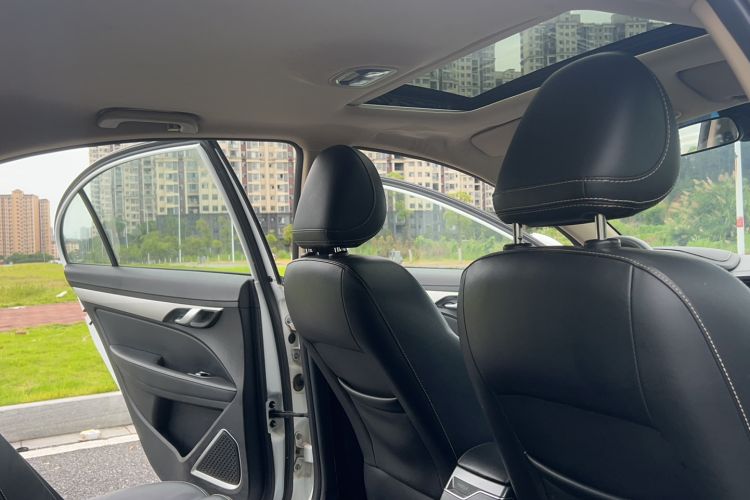 Used Geely Auto Emgrand 2018 1.5L CVT Upward Connect Edition Interior 8