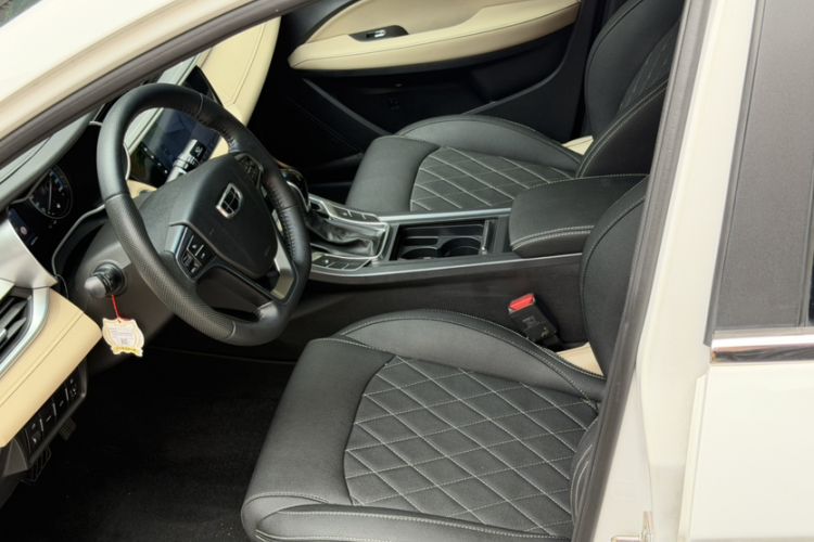 Used Geely Auto Emgrand 2018 1.5L CVT Luxury Model Interior 9