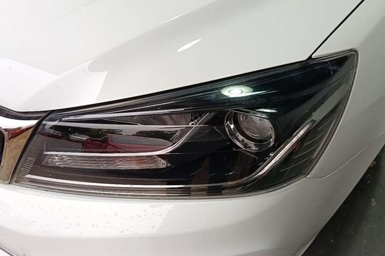 Used Geely Auto Emgrand 2018 1.5L CVT Upward Connect Edition Left Front Headlight