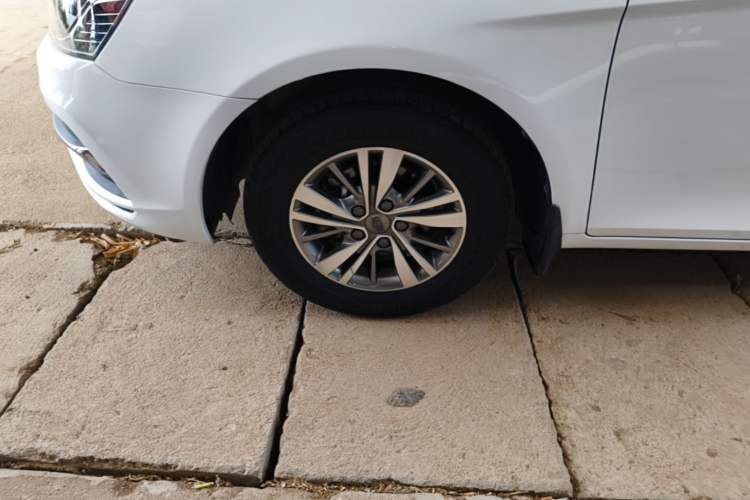 Used Geely Auto Emgrand 2018 1.5L Manual Luxury Model Left Front Wheel Hub