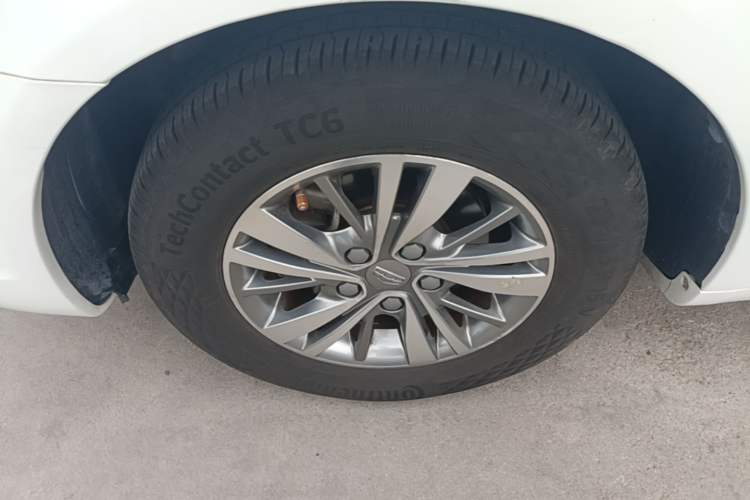 Used Geely Auto Emgrand 2018 1.5L Manual Luxury Model Left Front Wheel Hub