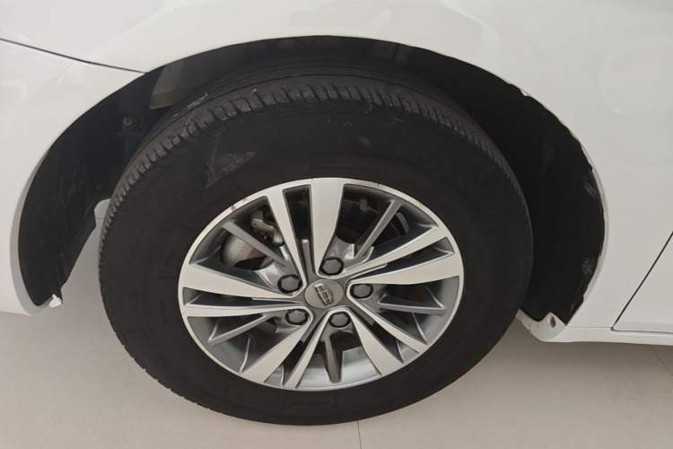 Used Geely Auto Emgrand 2018 1.5L Manual Luxury Model Left Front Wheel Hub