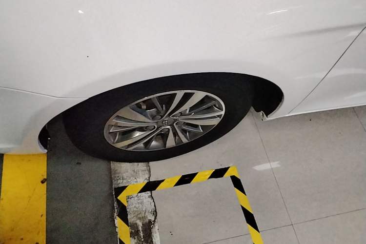 Used Geely Auto Emgrand 2018 1.5L CVT Luxury Model Left Front Wheel Hub