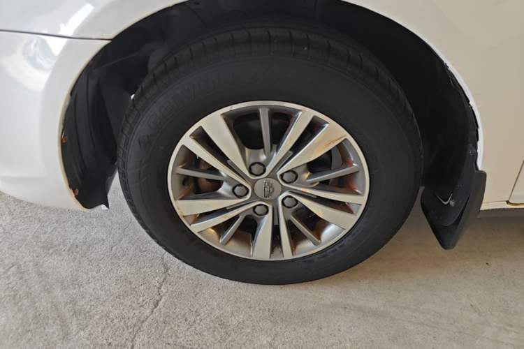 Used Geely Auto Emgrand 2018 1.5L Manual Luxury Model Left Front Wheel Hub