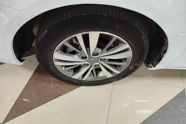 Used Geely Auto Emgrand 2018 1.5L CVT Upward Connect Edition Left Front Wheel Hub