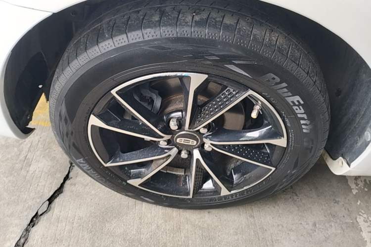 Used Geely Auto Emgrand 2018 1.5L CVT Luxury Model Left Front Wheel Hub