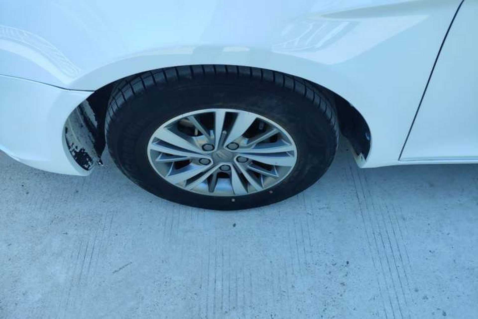 Used Geely Auto Emgrand 2018 1.5L Manual Luxury Model Left Front Wheel Hub