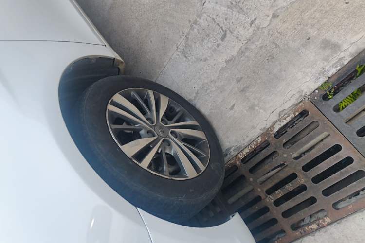 Used Geely Auto Emgrand 2018 1.5L CVT Upward Connect Edition Left Front Wheel Hub