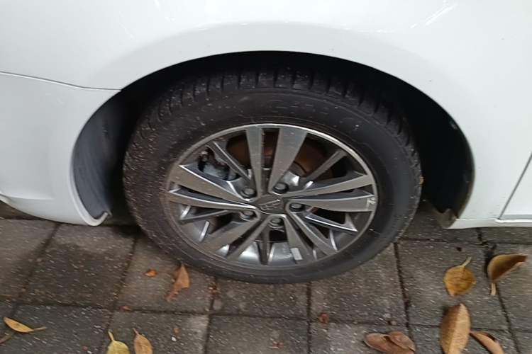 Used Geely Auto Emgrand 2018 1.5L CVT Upward Connect Edition Left Front Wheel Hub