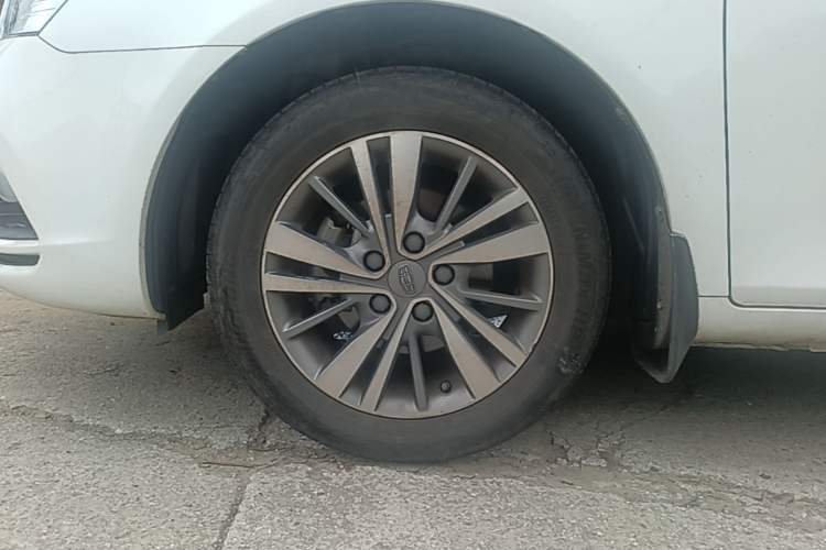 Used Geely Auto Emgrand 2018 1.5L CVT Upward Connect Edition Left Front Wheel Hub