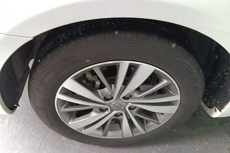 Used Geely Auto Emgrand 2018 1.5L CVT Upward Connect Edition Left Front Wheel Hub