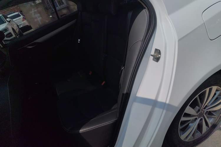 Used Geely Auto Emgrand 2018 1.5L CVT Upward Connect Edition Left Rear Seat