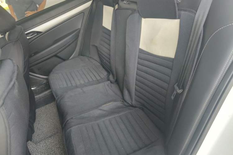Used Geely Auto Emgrand 2018 1.5L CVT Upward Connect Edition Left Rear Seat