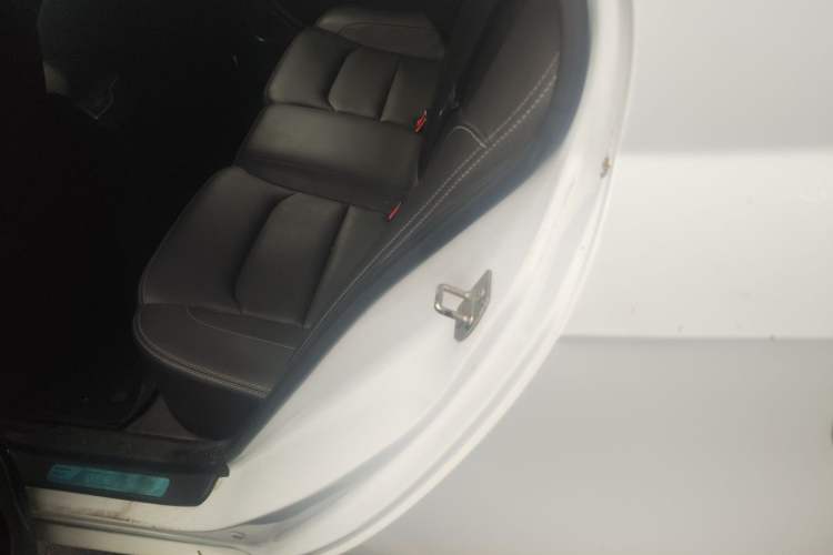 Used Geely Auto Emgrand 2018 1.5L Manual Upward Connect Edition Left Rear Seat