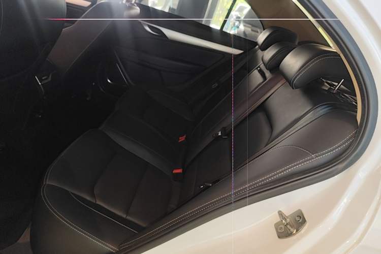 Used Geely Auto Emgrand 2018 1.5L Manual Upward Connect Edition Left Rear Seat