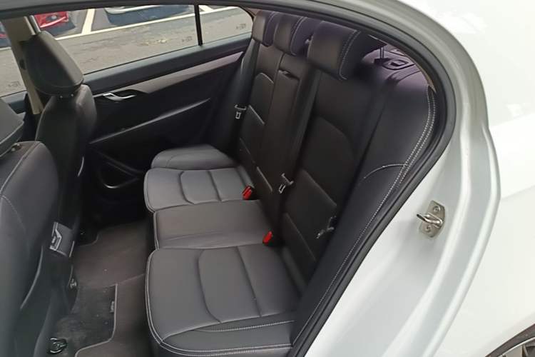 Used Geely Auto Emgrand 2018 1.5L CVT Upward Connect Edition Left Rear Seat