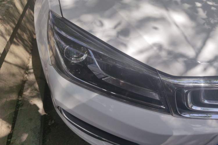 Used Geely Auto Emgrand 2018 1.5L Manual Upward Connect Edition Right Front Headlight