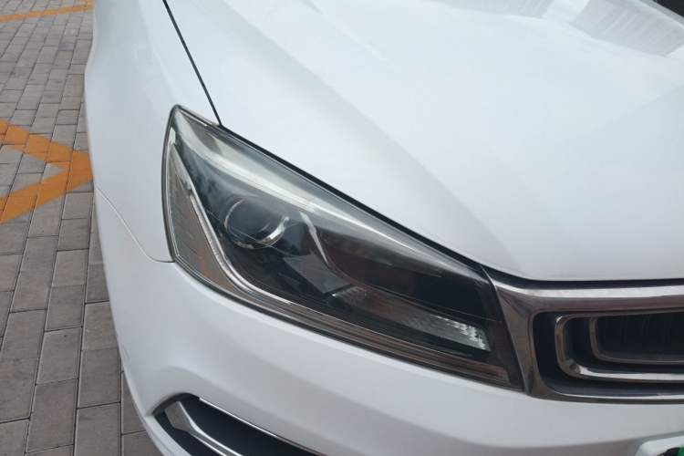 Used Geely Auto Emgrand 2018 1.5L Manual Upward Connect Edition Right Front Headlight