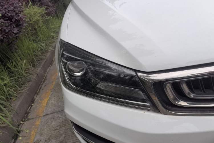 Used Geely Auto Emgrand 2018 1.5L CVT Upward Connect Edition Right Front Headlight