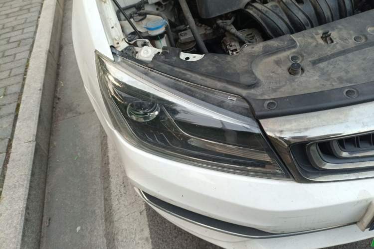 Used Geely Auto Emgrand 2018 1.5L CVT Upward Connect Edition Right Front Headlight