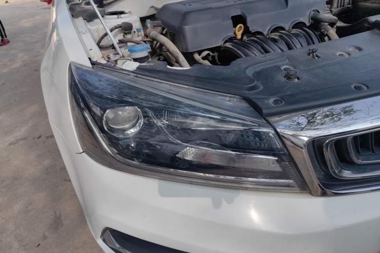 Used Geely Auto Emgrand 2018 1.5L Manual Upward Connect Edition Right Front Headlight