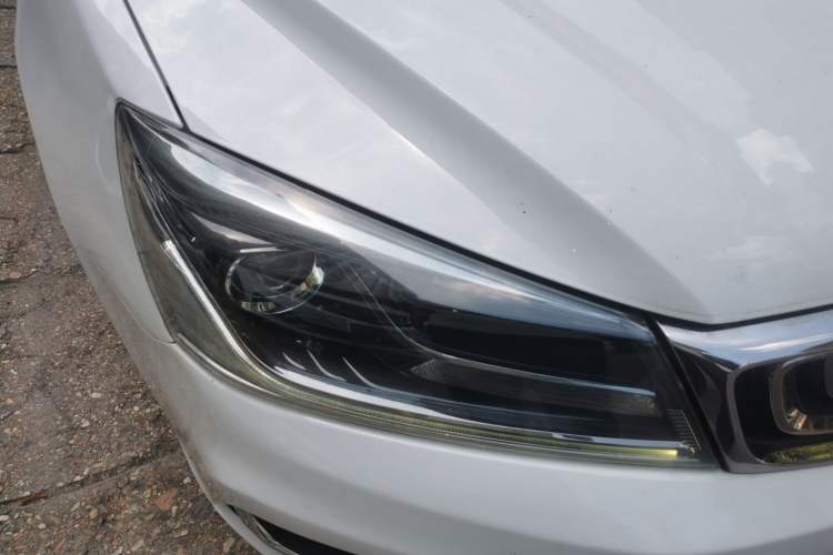 Used Geely Auto Emgrand 2018 1.5L CVT Upward Connect Edition Right Front Headlight