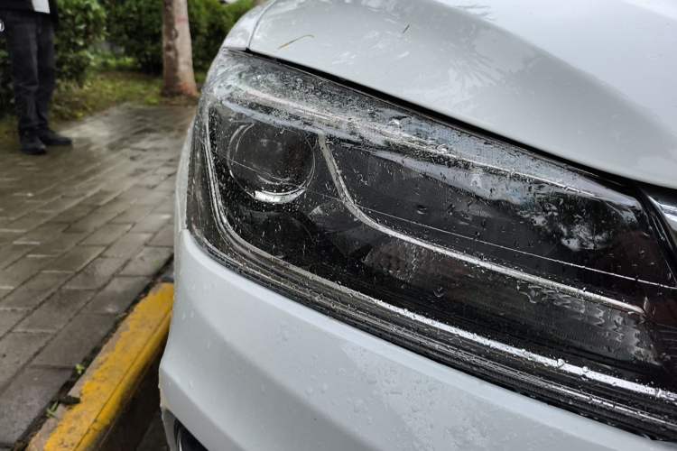 Used Geely Auto Emgrand 2018 1.5L CVT Upward Connect Edition Right Front Headlight