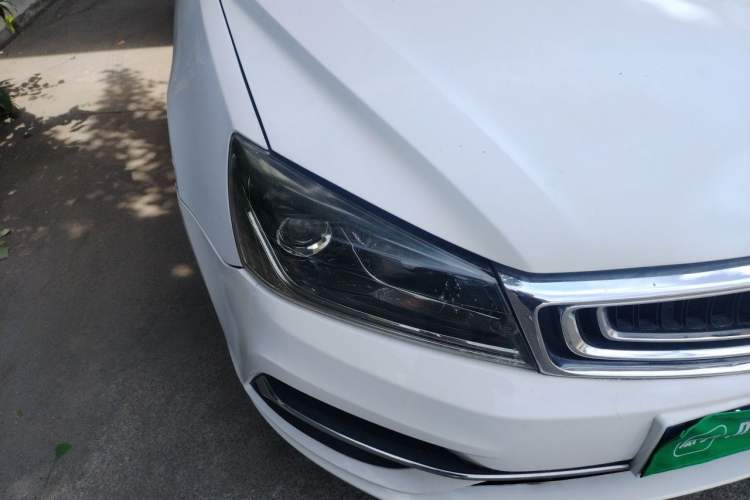 Used Geely Auto Emgrand 2018 1.5L Manual Fashion Model Right Front Headlight
