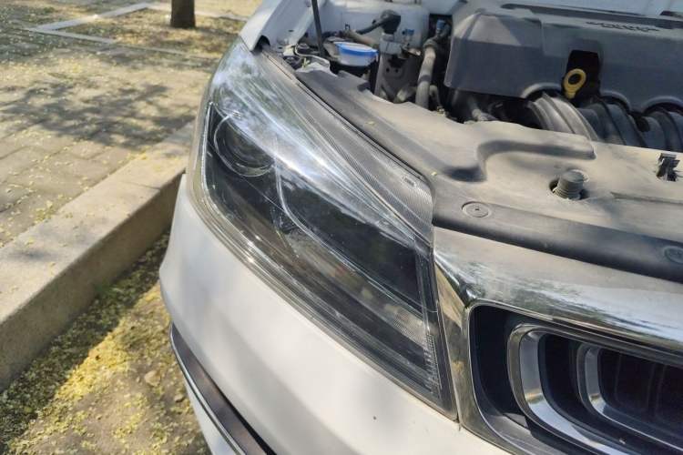 Used Geely Auto Emgrand 2018 1.5L Manual Upward Connect Edition Right Front Headlight