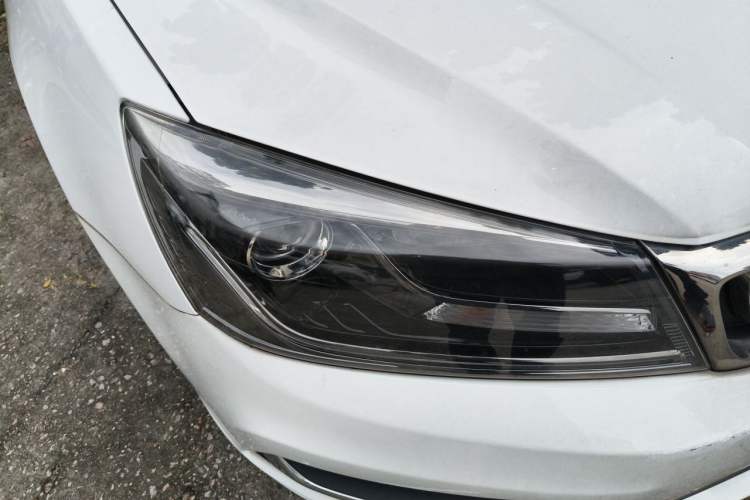 Used Geely Auto Emgrand 2018 1.5L CVT Upward Connect Edition Right Front Headlight