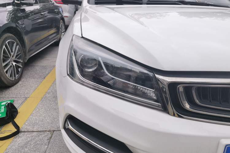 Used Geely Auto Emgrand 2018 1.5L CVT Luxury Model Right Front Headlight