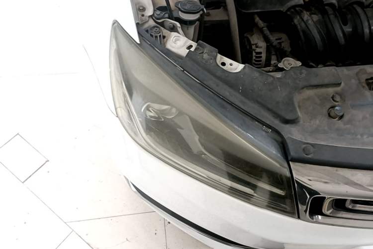 Used Geely Auto Emgrand 2018 1.5L Manual Upward Connect Edition Right Front Headlight