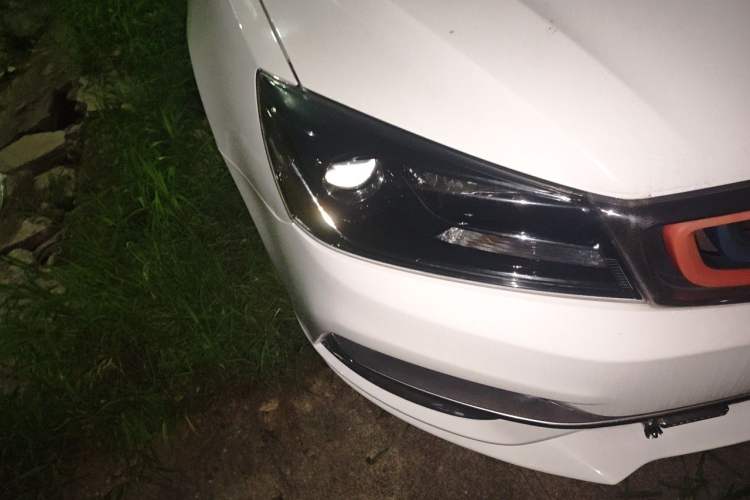 Used Geely Auto Emgrand 2018 1.5L Manual Upward Connect Edition Right Front Headlight