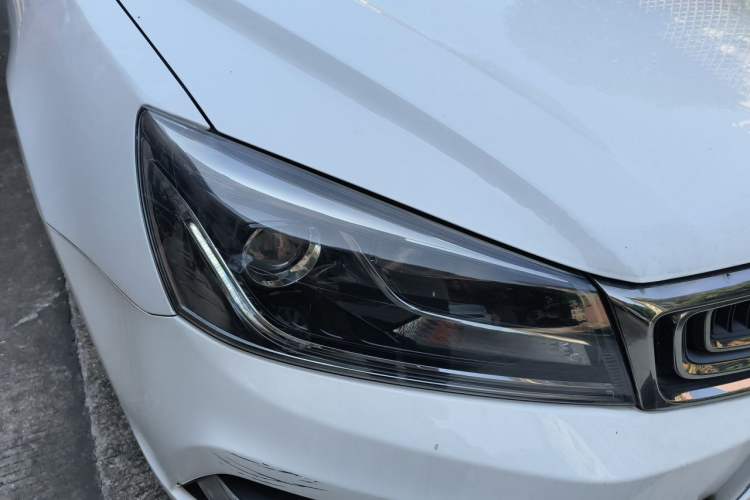 Used Geely Auto Emgrand 2018 1.5L CVT Upward Connect Edition Right Front Headlight