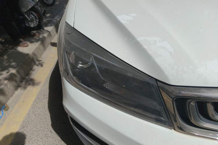 Used Geely Auto Emgrand 2018 1.5L Manual Upward Connect Edition Right Front Headlight