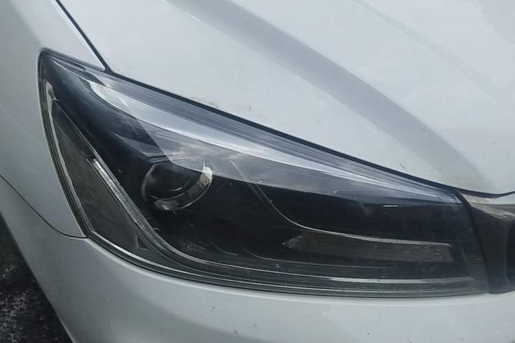 Used Geely Auto Emgrand 2018 1.5L CVT Upward Connect Edition Right Front Headlight