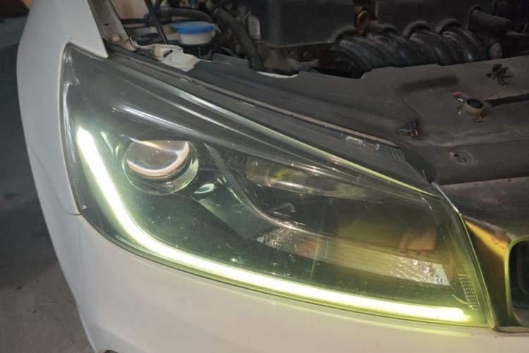 Used Geely Auto Emgrand 2018 1.5L Manual Upward Connect Edition Right Front Headlight