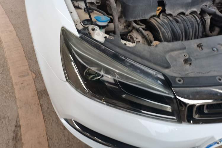 Used Geely Auto Emgrand 2018 1.5L CVT Upward Connect Edition Right Front Headlight