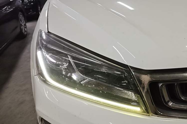Used Geely Auto Emgrand 2018 1.5L Manual Upward Connect Edition Right Front Headlight