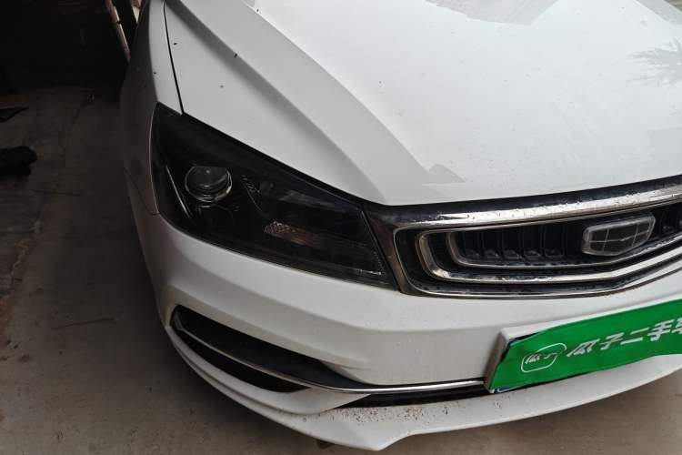 Used Geely Auto Emgrand 2018 1.5L Manual Upward Connect Edition Right Front Headlight