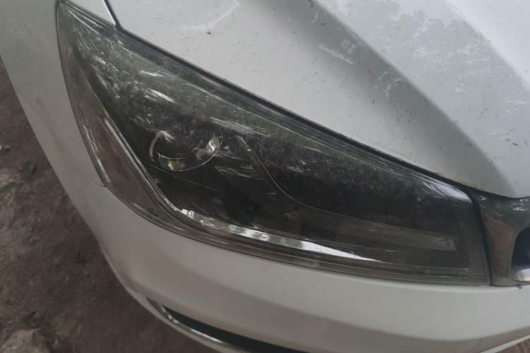 Used Geely Auto Emgrand 2018 1.5L Manual Upward Connect Edition Right Front Headlight
