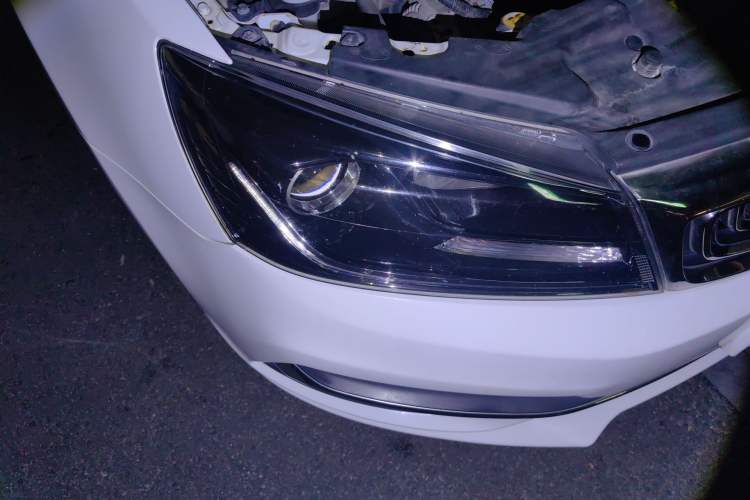 Used Geely Auto Emgrand 2018 1.5L CVT Upward Connect Edition Right Front Headlight
