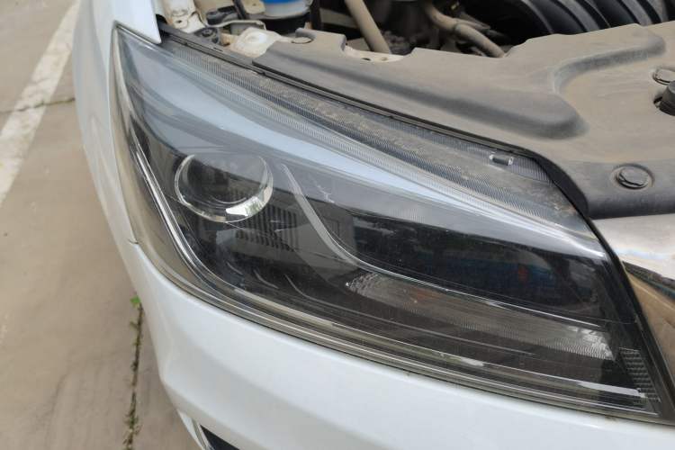 Used Geely Auto Emgrand 2018 1.5L CVT Upward Connect Edition Right Front Headlight