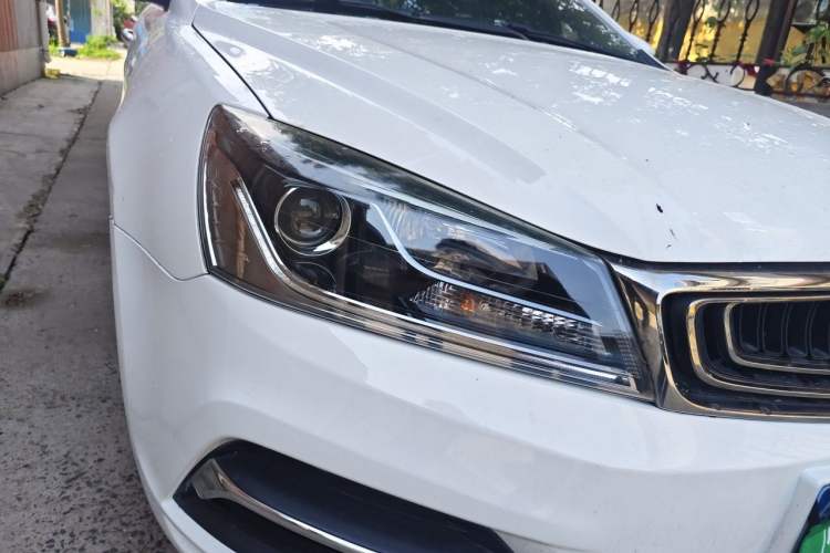 Used Geely Auto Emgrand 2018 1.5L CVT Upward Connect Edition Right Front Headlight